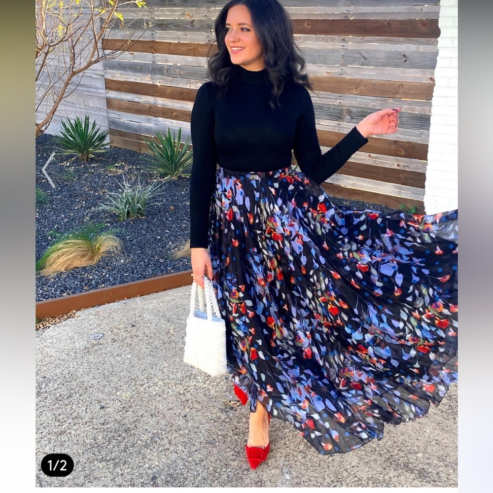 Floral Flowy Print Women's Skirt - size XS/S